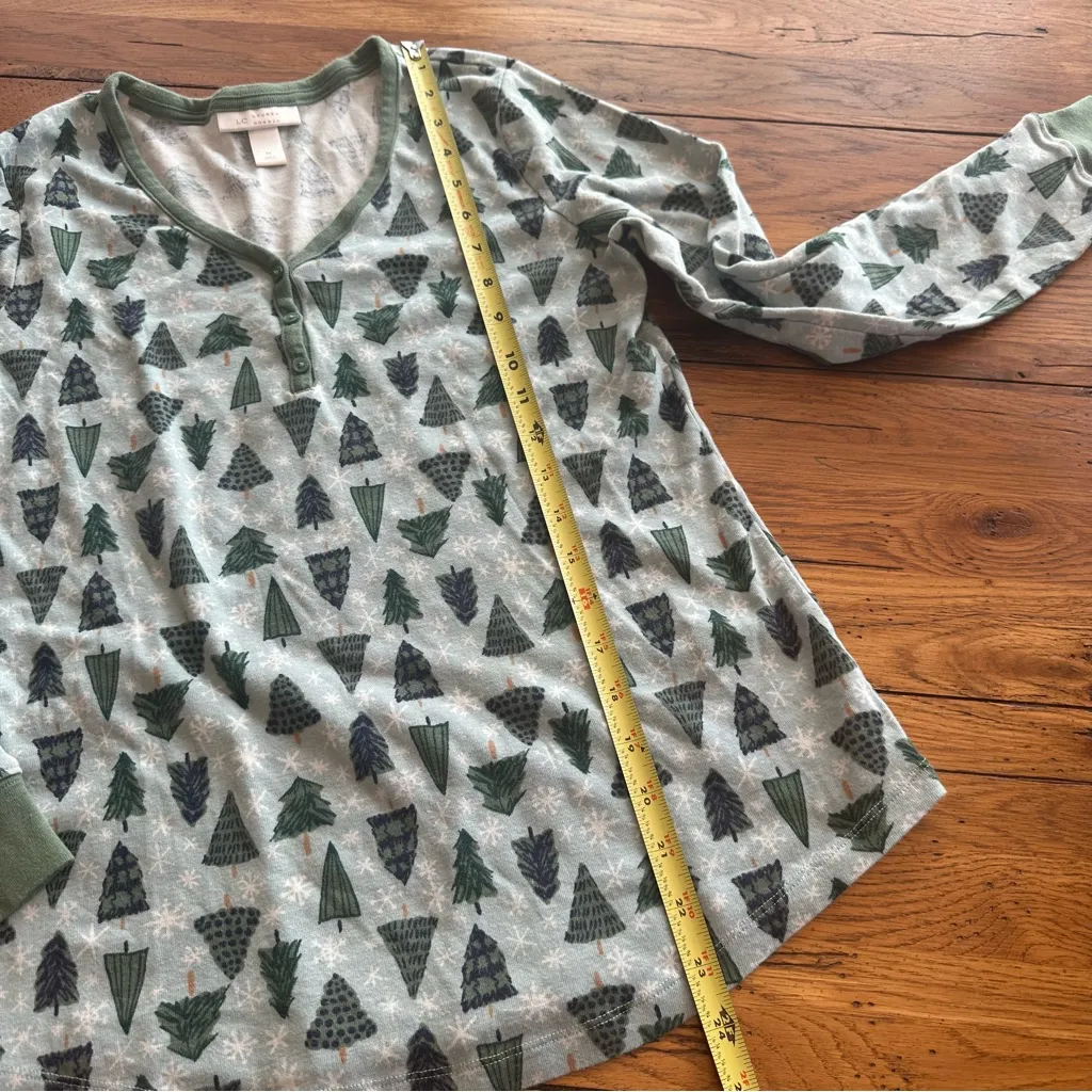 Lauren Conrad Evergreen Tree Pajama Top Women's Medium - Image 6