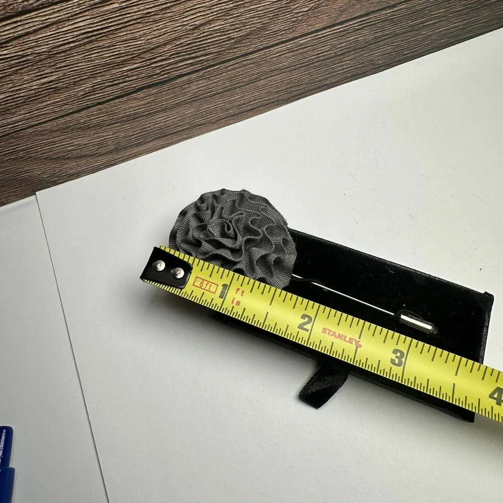 Vesuvio Napoli Italy Grey Cloth Flower Brooch Lapel Stick Pin NWOT Silver - Image 8