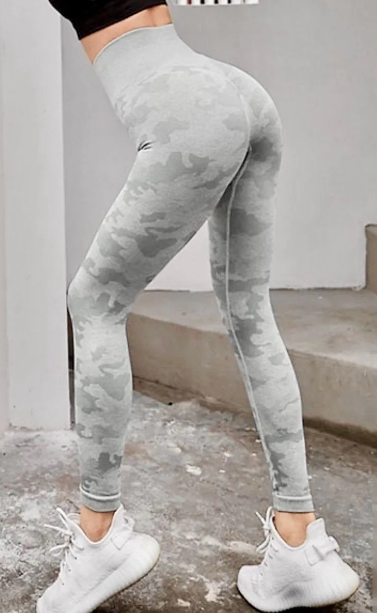 Med. Light Gray Seamless Camo Leggings - Image 6