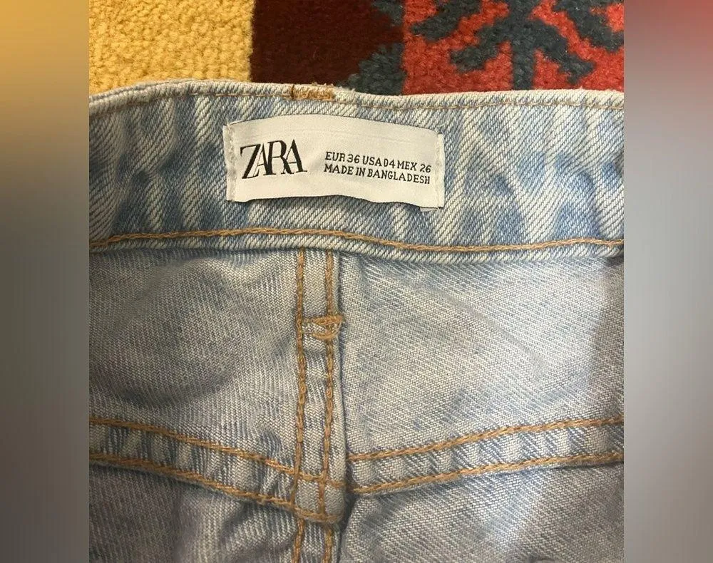 Zara High Rise Distressed Light Wash Mom Jeans Size 4 - Image 10