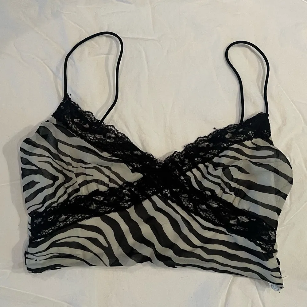 Princess Polly White and Black Zebra Lace Cropped Cami Y2K 2 - Image 2