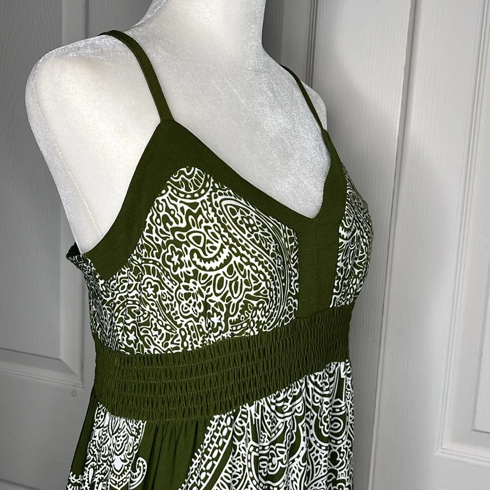 Maxi Smocked Back paisley green white Dress Apt. 9 Size M - Image 12