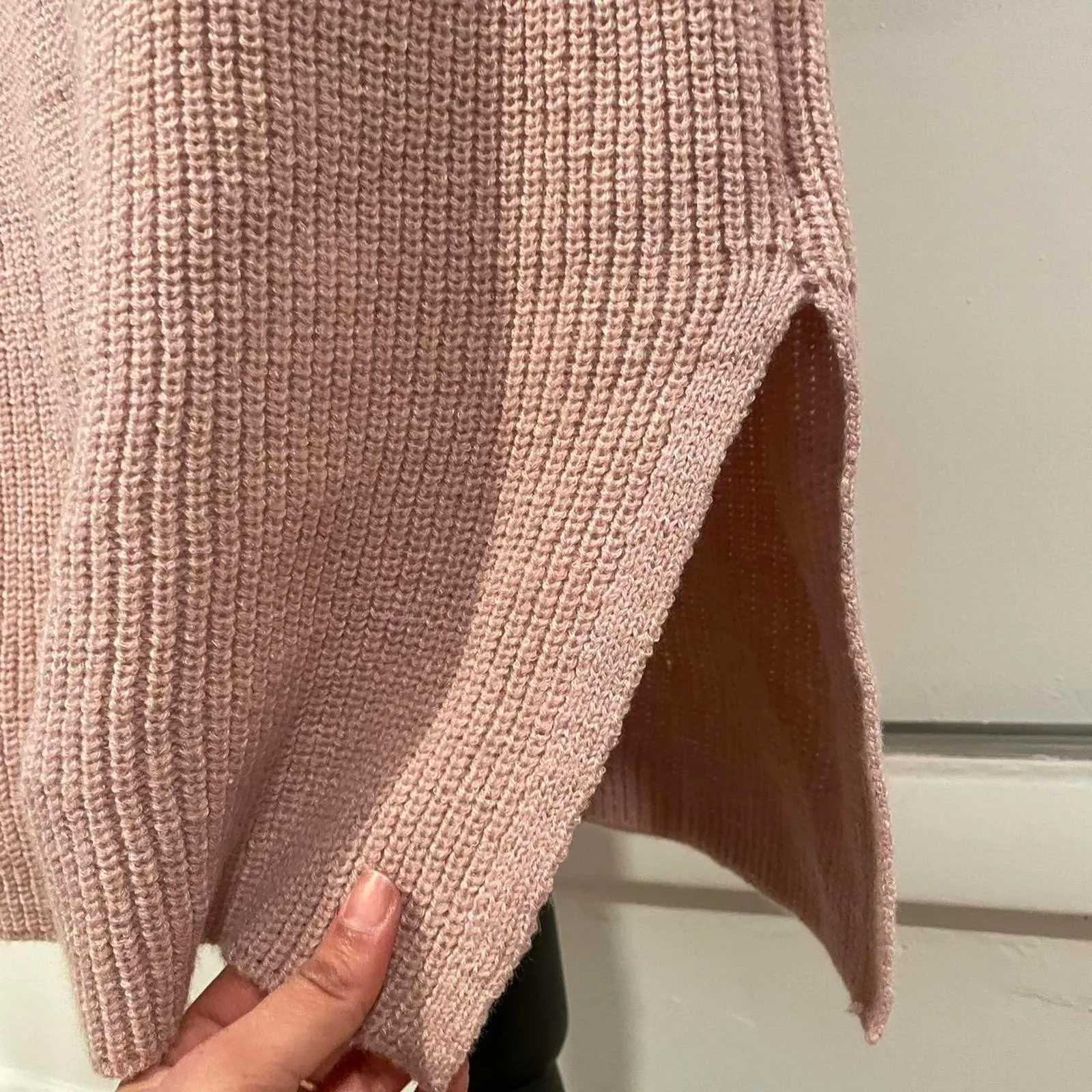 dusty Pink criss cross wrap sweater dress. size medium - Image 3