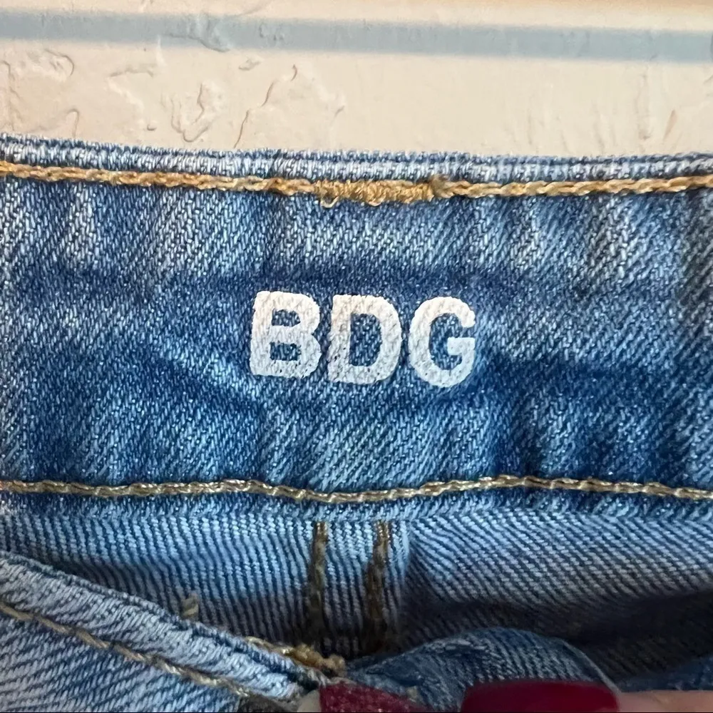 BDG Urban Outfitters Mid Rise Alexa 5‎ Pocket Cuffed Denim Shorts - Image 9