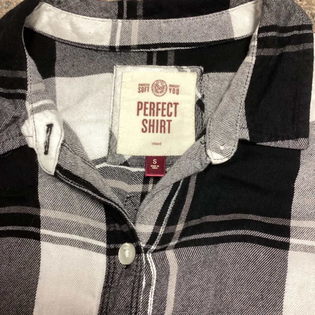 SO Perfect Shirt Black White Plaid Flannel Long Sleeve Button Shirt * Juniors S - Image 2