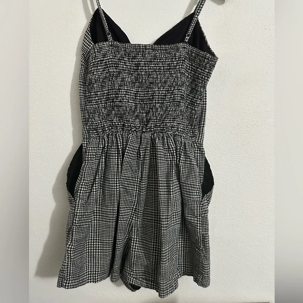 Abercrombie & Fitch plaid‎ romper with cutout and pockets- - Image 3