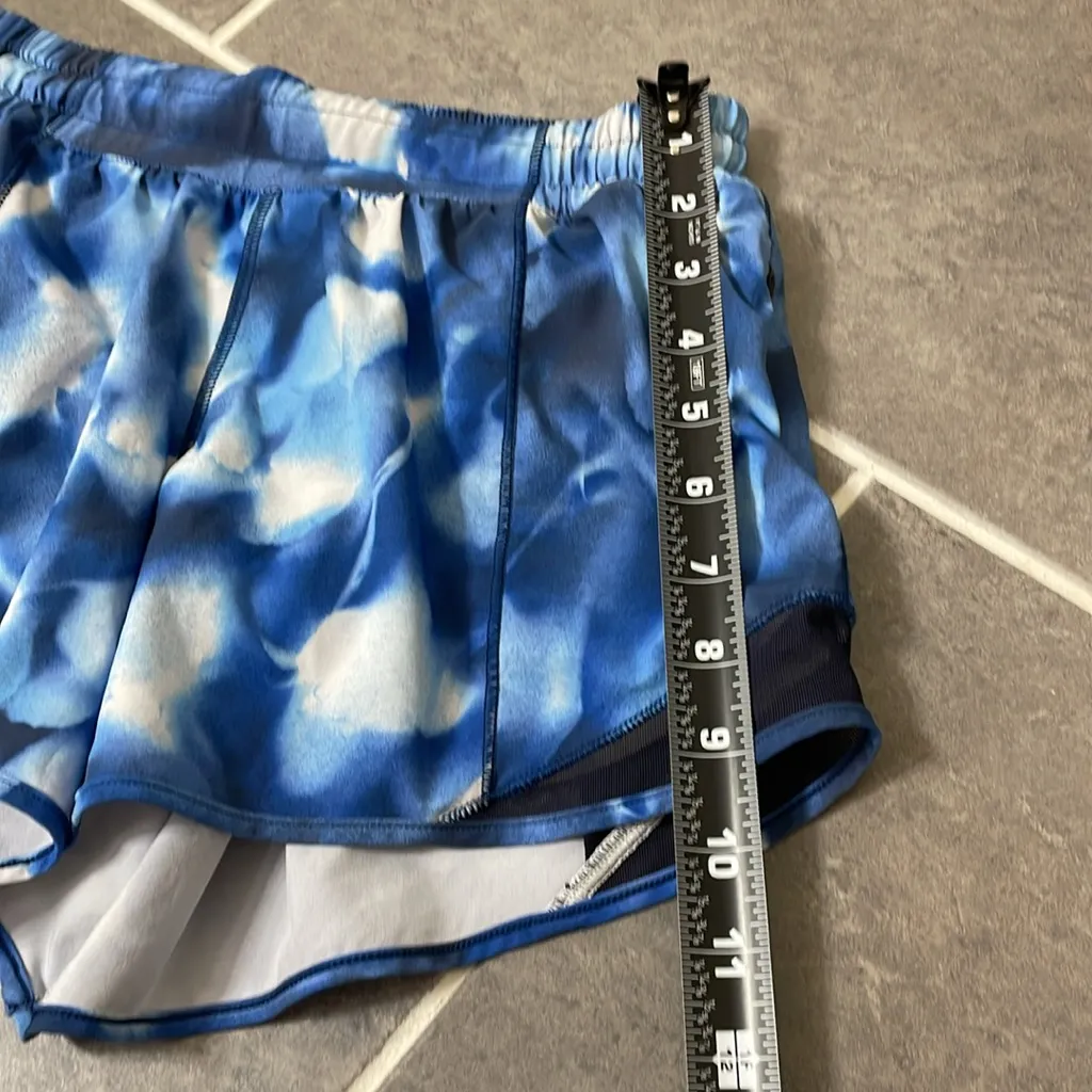 Lululemon Hotty Hot Short II Long 4" size 6 - Image 4