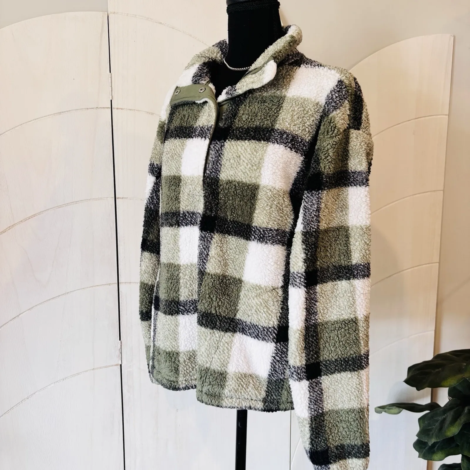 Dip Plaid Sherpa Fleece Pullover Olive Green White Black Snap Neck Size Medium - Image 6