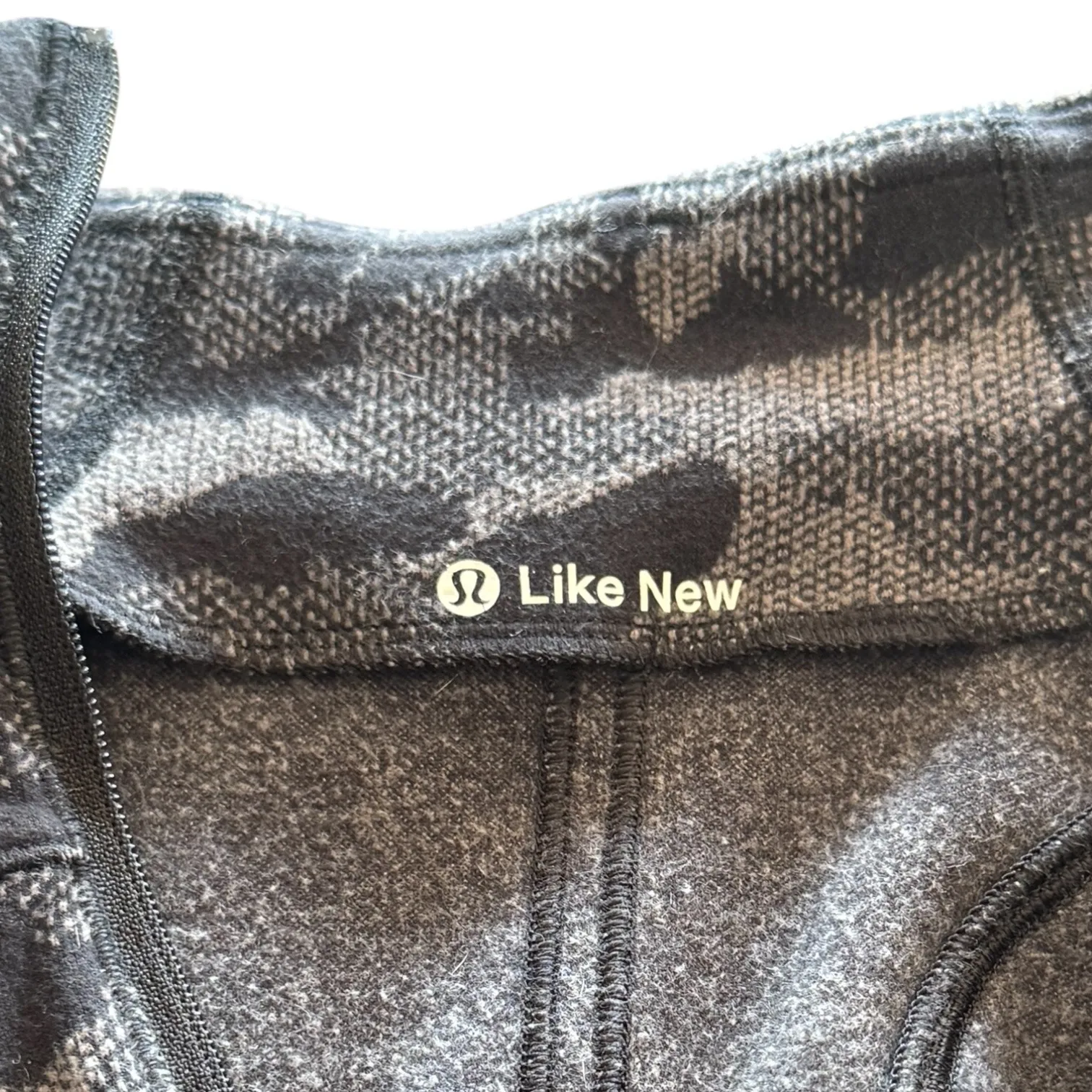 Lululemon Run Briskly 1/2‎ Zip Heritage Camo Jacket Black Lunar Rock Run Size 4 - Image 4