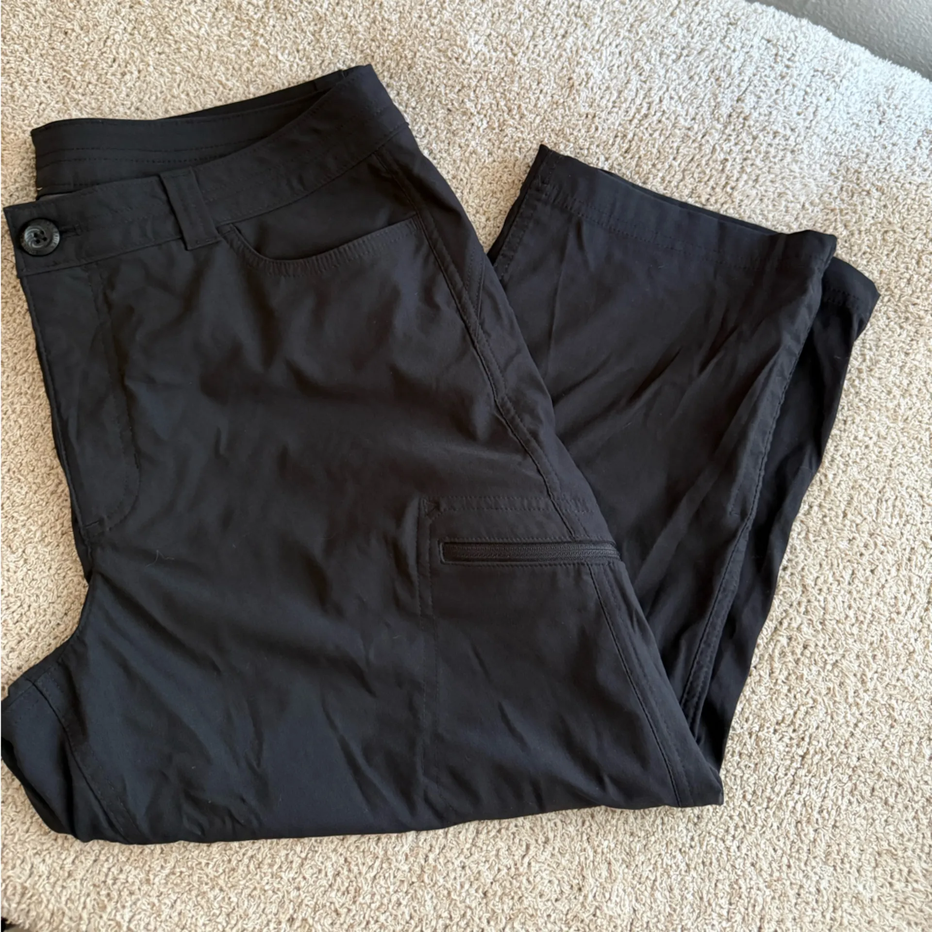 Eddie Bauer Women's Black Capris - Image 3