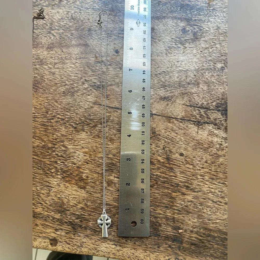 Sterling silver cross on a box sterling chain unisex - Image 4