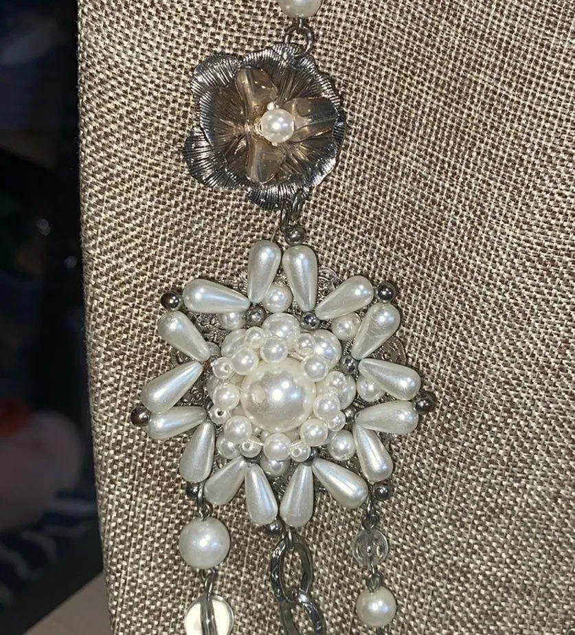 Floral‎ beaded necklace plastic beads layered adjustable - Image 2