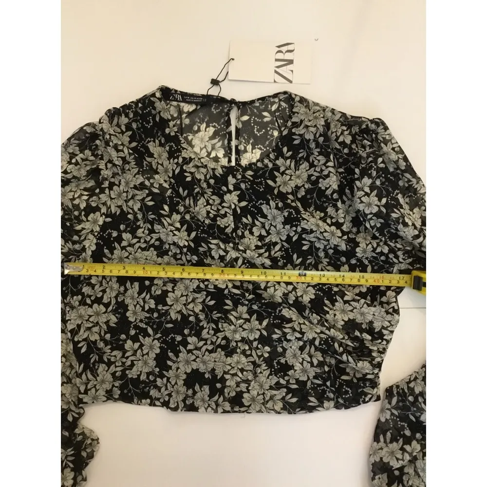 Zara  Black/White Floral Print Cropped Blouse Sz M Women - Image 6