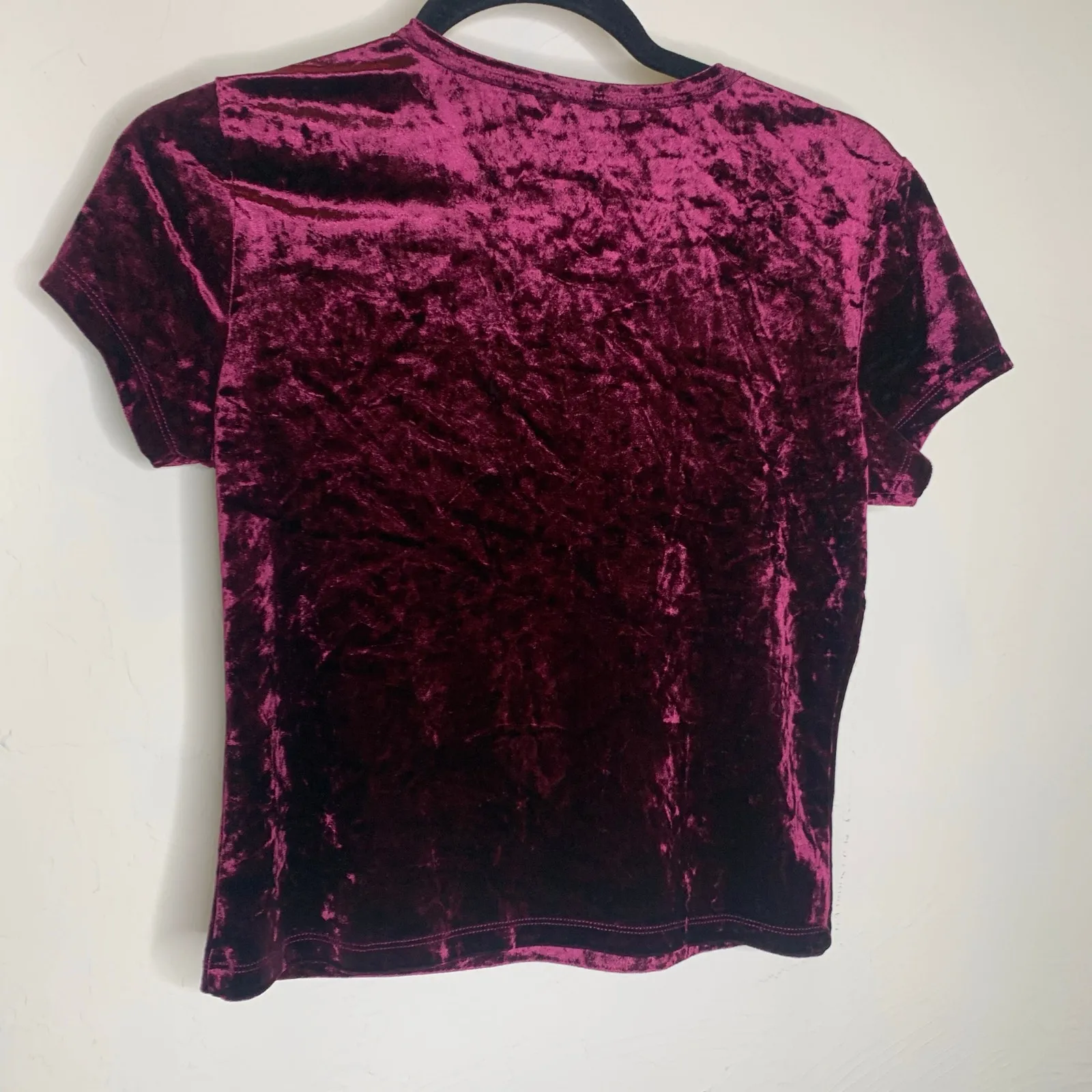 Burgundy Velour Short Sleeve Crop Shirt Sz Medium - Image 6