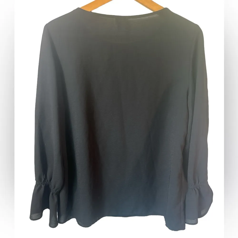 Chicos black sheer georgette blouse in size 1 (8-10) perfect for work or casual - Image 2