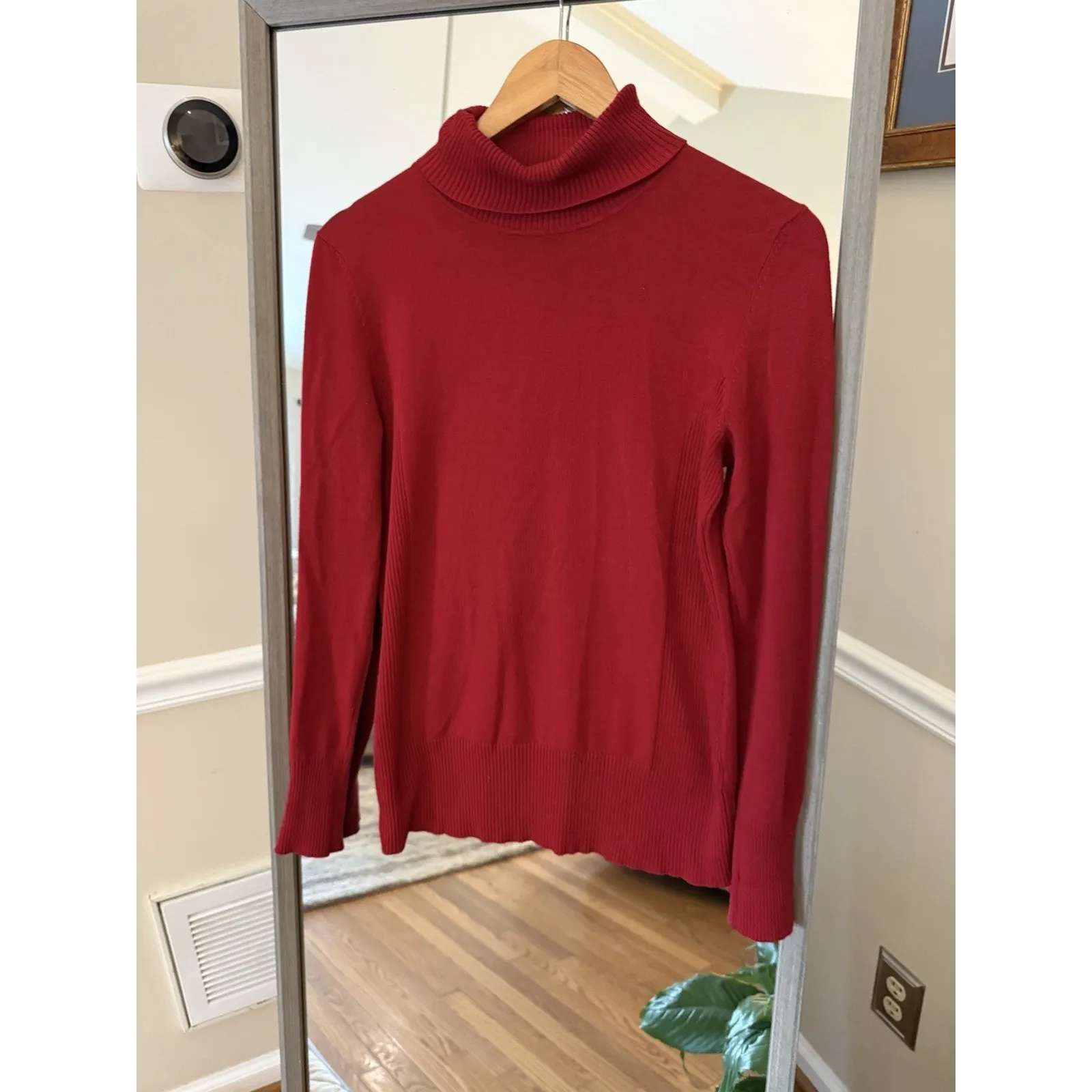 EUC Cable & Gauge Women's Scarlet Red Turtleneck Sweater SZ Small - Image 3