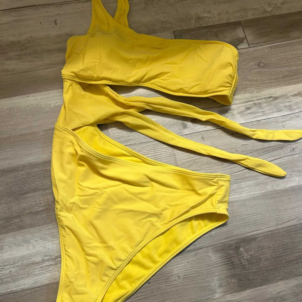 Abercrombie & Fitch Yellow side tie one piece swimsuit - Image 3