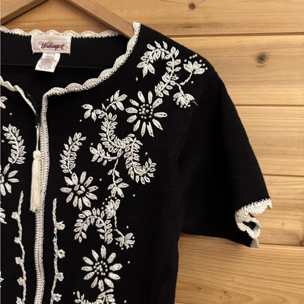 Vintage Worthington Small Black White Floral Embroidered Front Zip Cardigan - Image 2