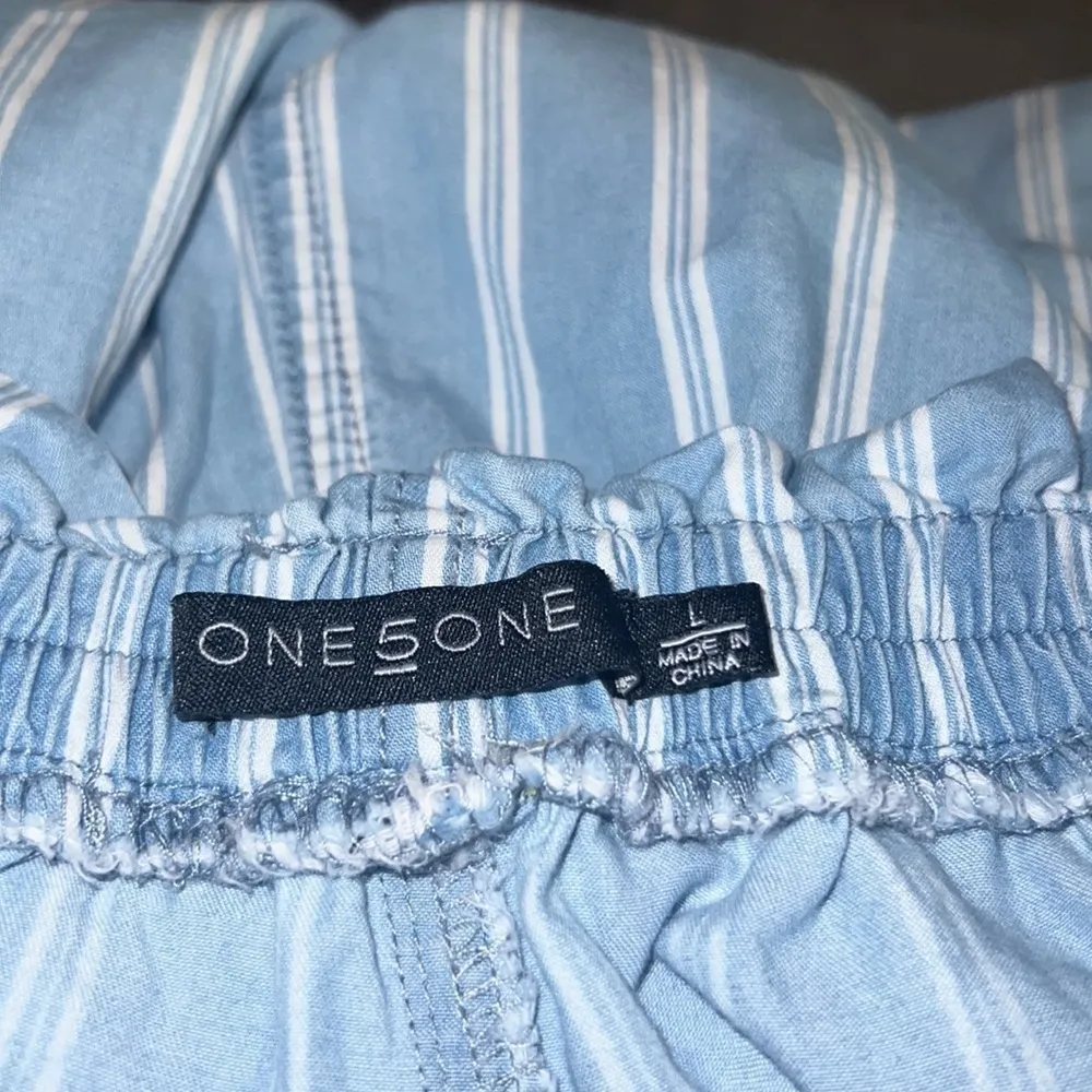 one 5 one Paperbag Waist Blue/White‎ Striped High Waisted Shorts Size Large - Image 3