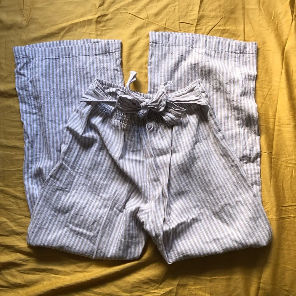 BeachLunchLounge Pinstripe White Tan Bow Tie Casual Beach Pull On Pants Small - Image 2