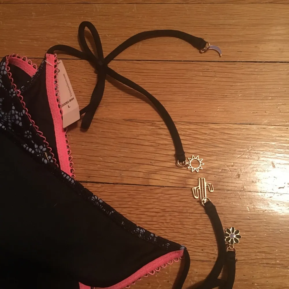 VS black lace low rise bikini bottom - Image 4