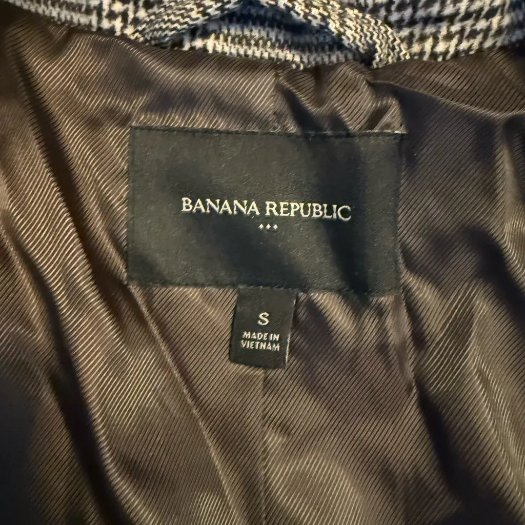 Banana Republic Houndstooth The Wrap Coat - Image 3