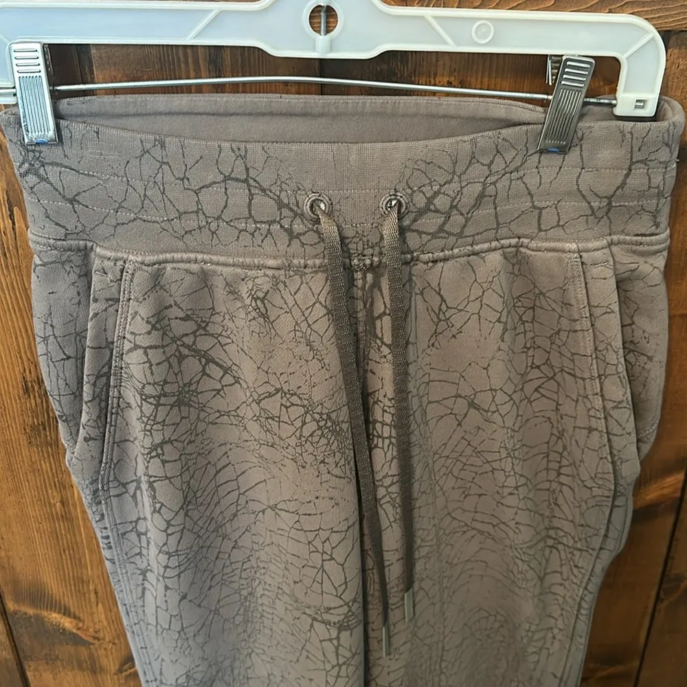 Lululemon Warm Down Jogger 7/8th Length, Size 6 - Image 5
