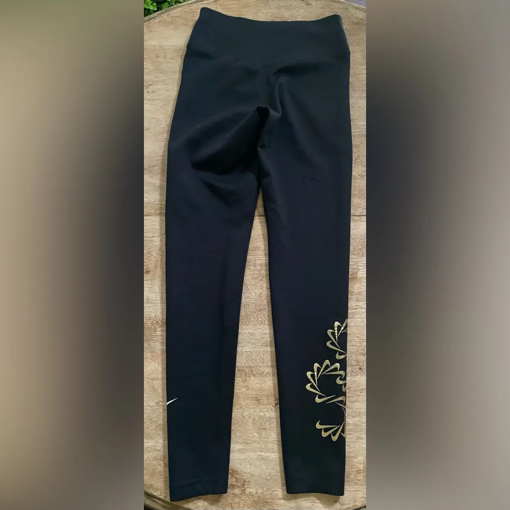 Nike Therma-Fit One Women’s Sz‎ S Black Mid-Rise Graphic Training Leggings - Image 8