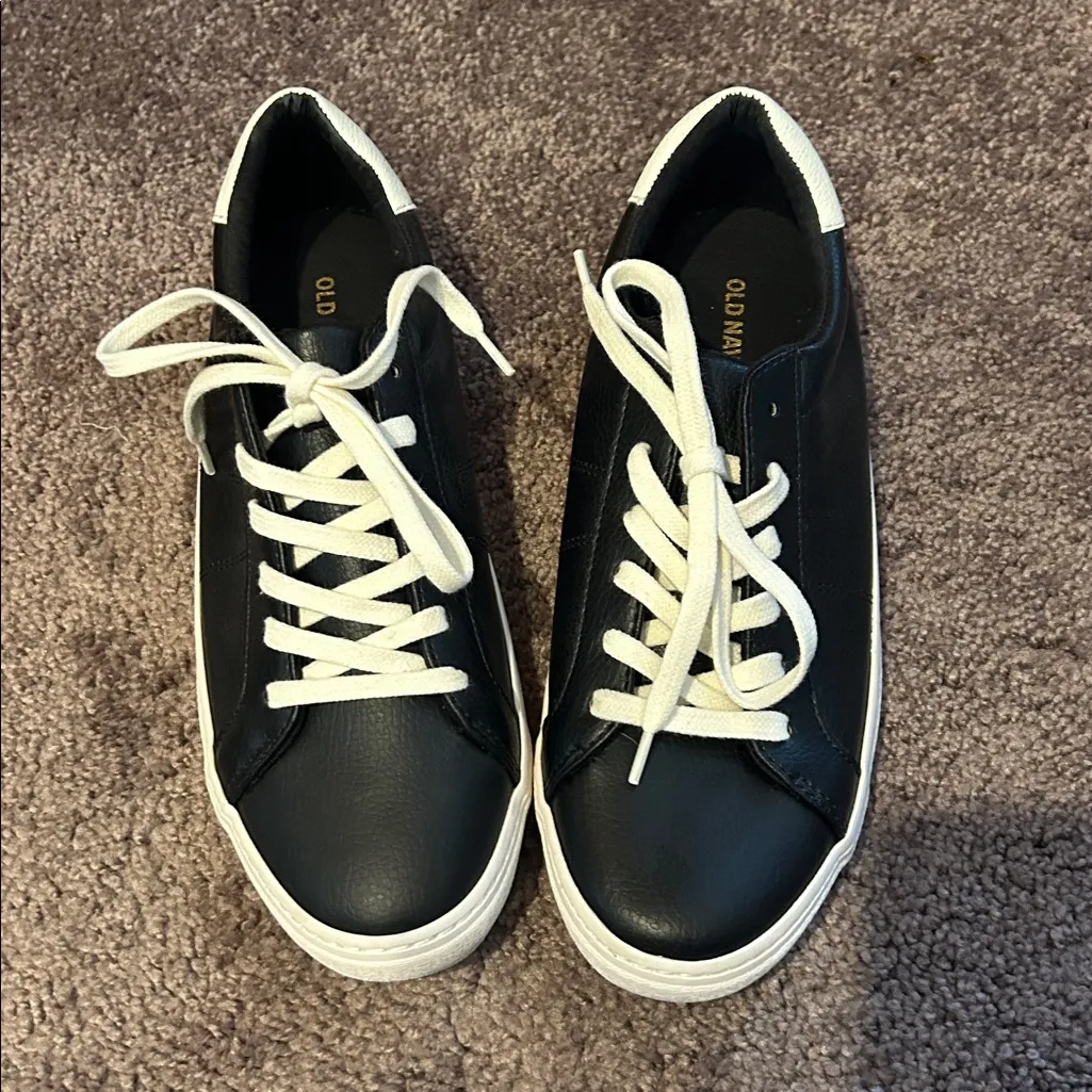 Old Navy Faux-Leather Court Sneakers in black with white accents - Image 5
