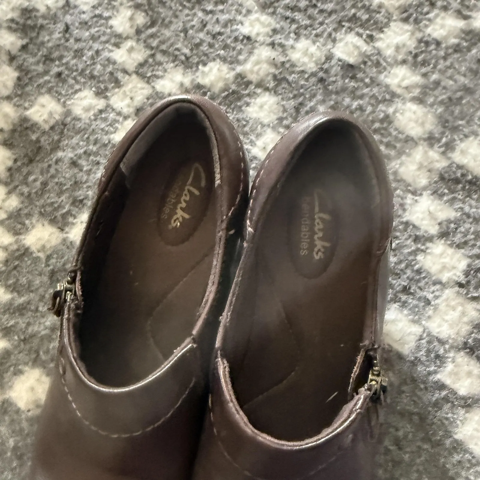 Clarks Bendables Shoes Womens‎ Size 8M Brown Leather Slip On Heel Comfort Zipper - Image 7