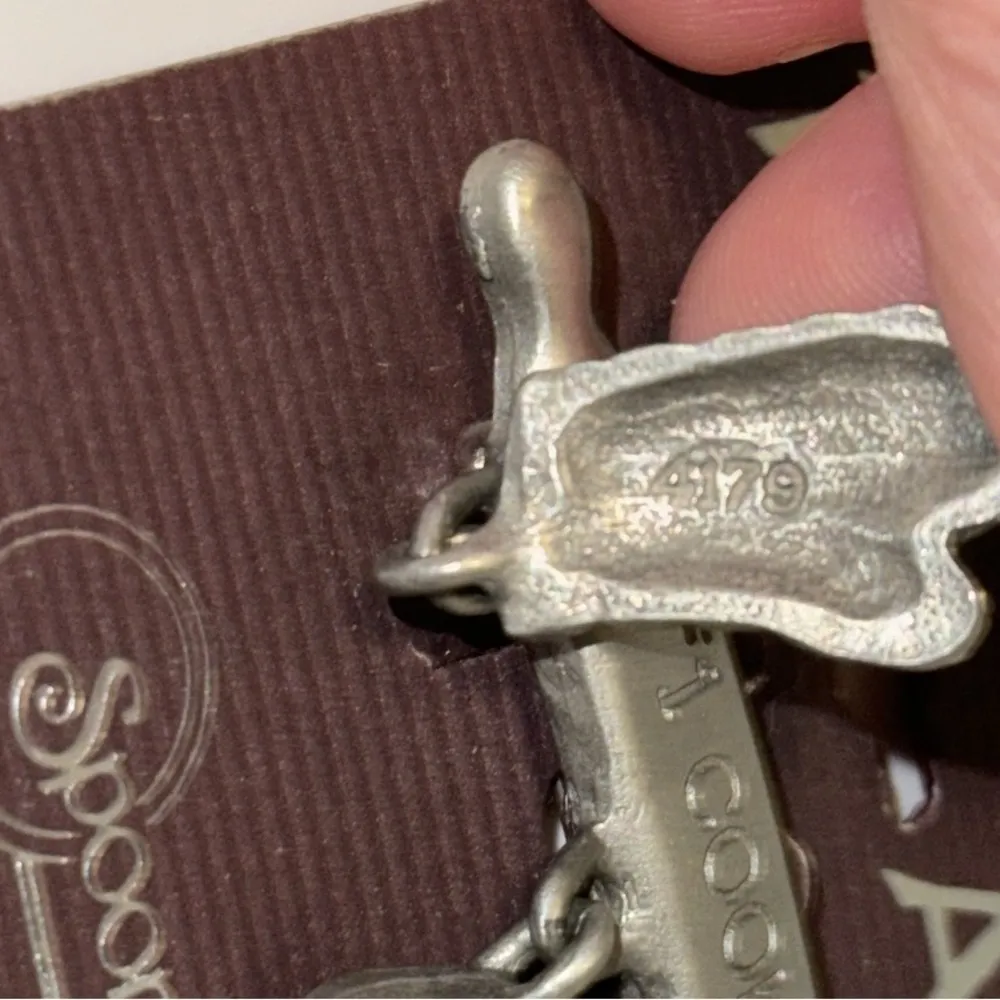 SPOONTIQUES Pin 1990’s PEWTER #1 Cook DANGLE BROOCH Brooch Vintage Silver - Image 6