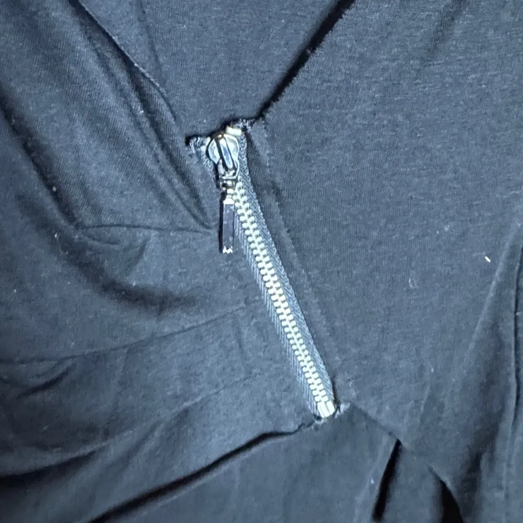 Armani Exchange A/X Faux Leather Black Raw Hem Top with Zipper Accent Size Large - Image 4