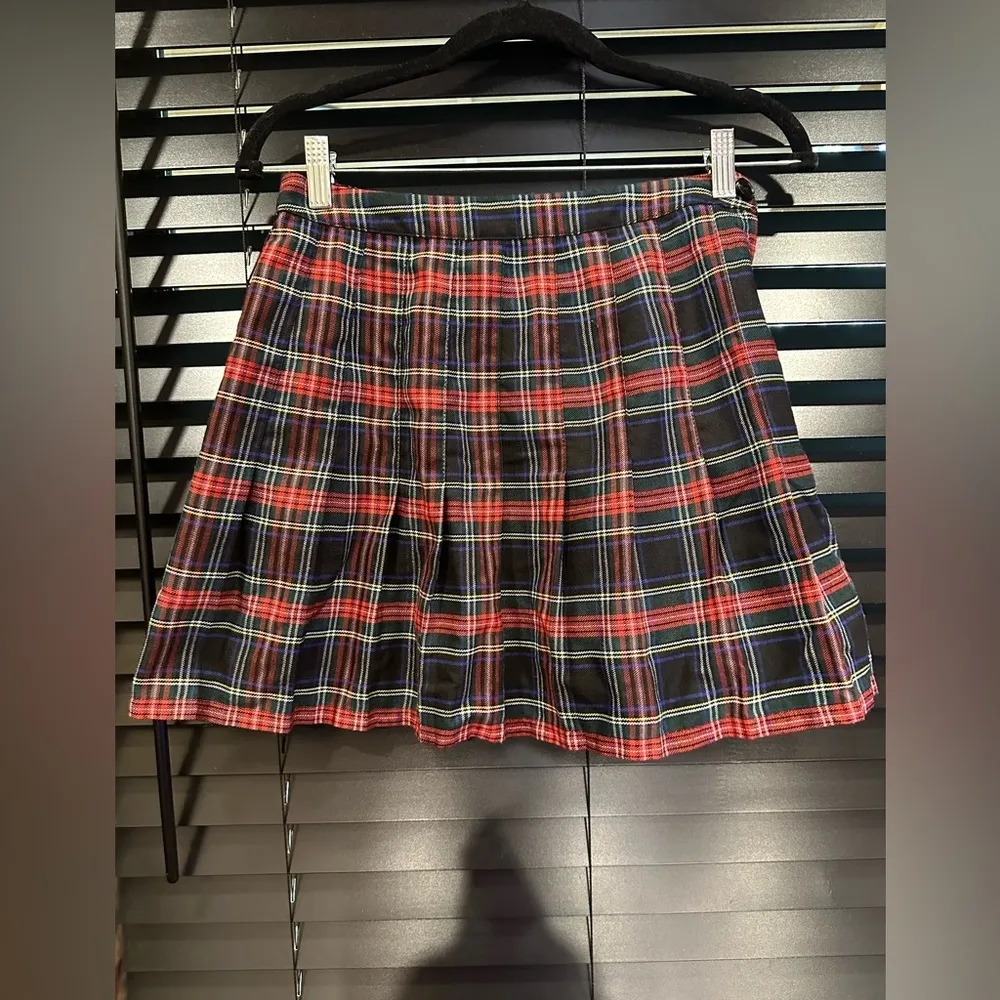 EUC Urban Outfitters Women' plaid pleated skirt. - Image 2