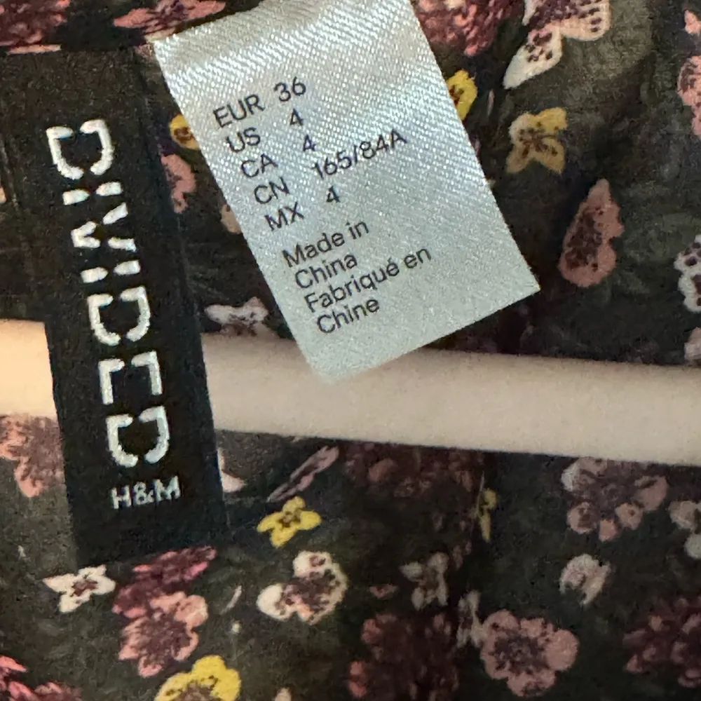 lace sheer floral v-neck peplum blouse top long sleeve - Image 3