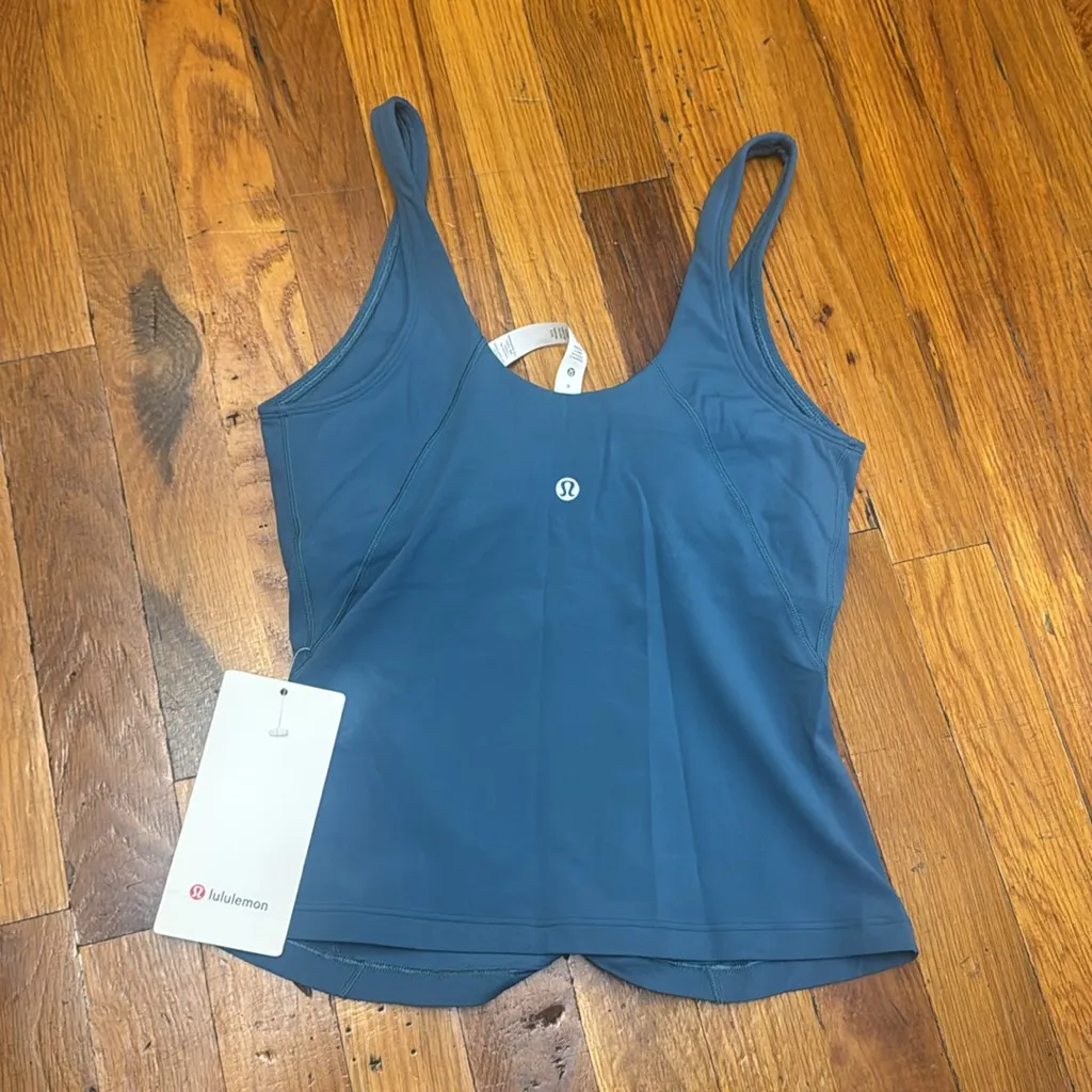 Lululemon brand new tank - Image 4