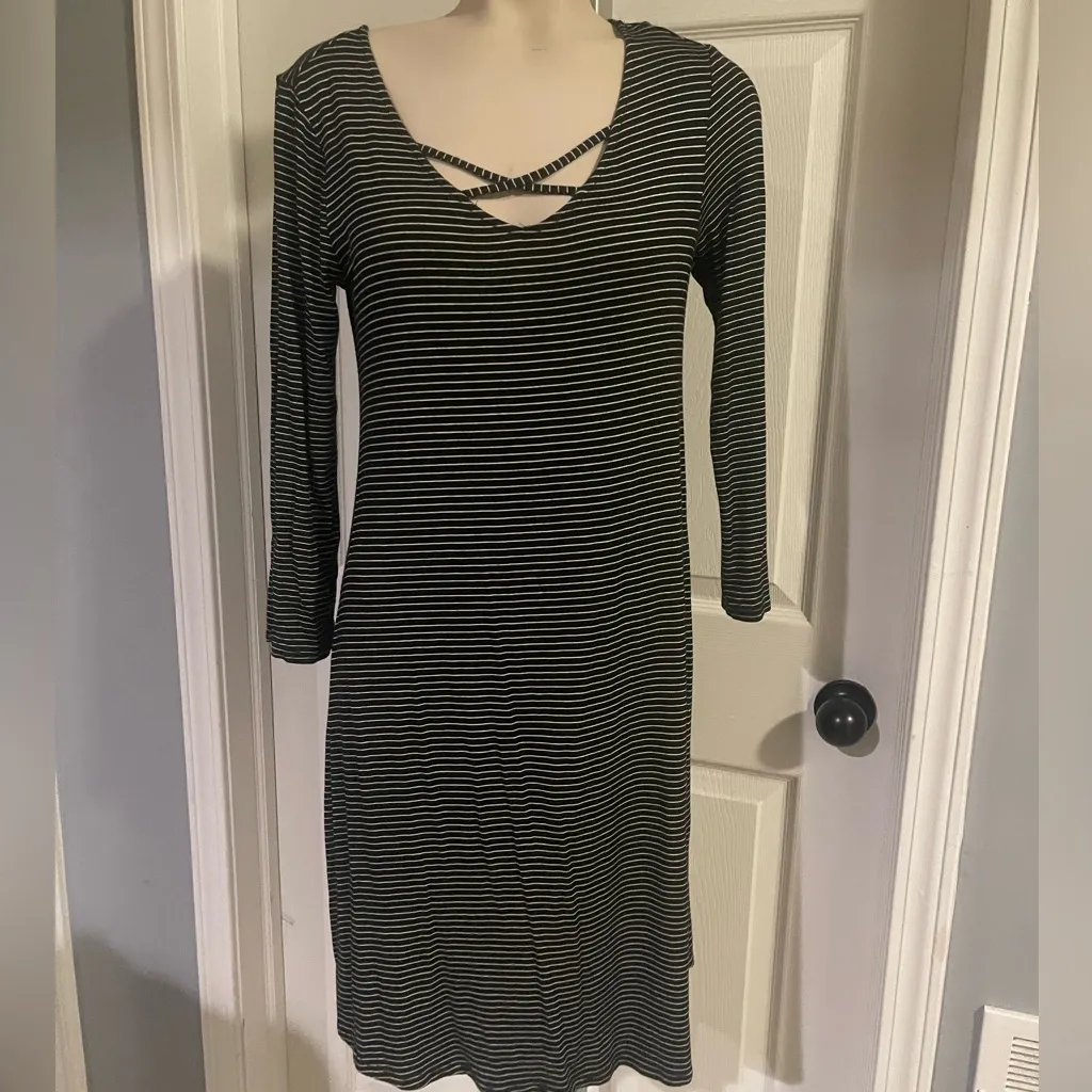 Lot of 3 dresses 1 Loft and 2 Maurice’s green black striped white black XS - Image 3