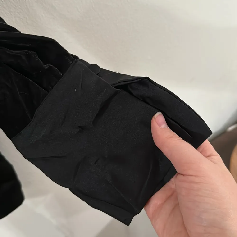 Ann Taylor black velour faux wrap surplice satin trim side tie blouse size Mp - Image 7