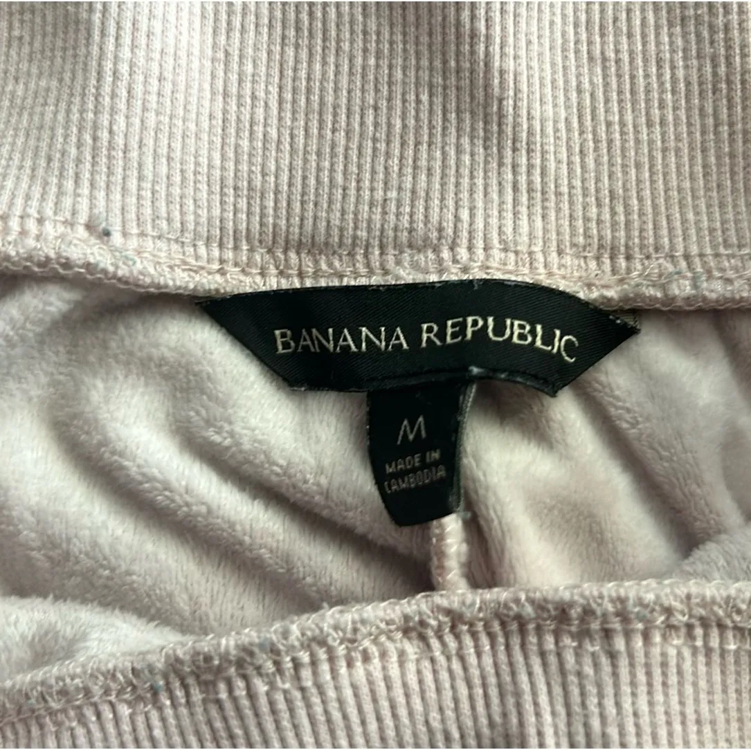 Banana Republic - Image 2