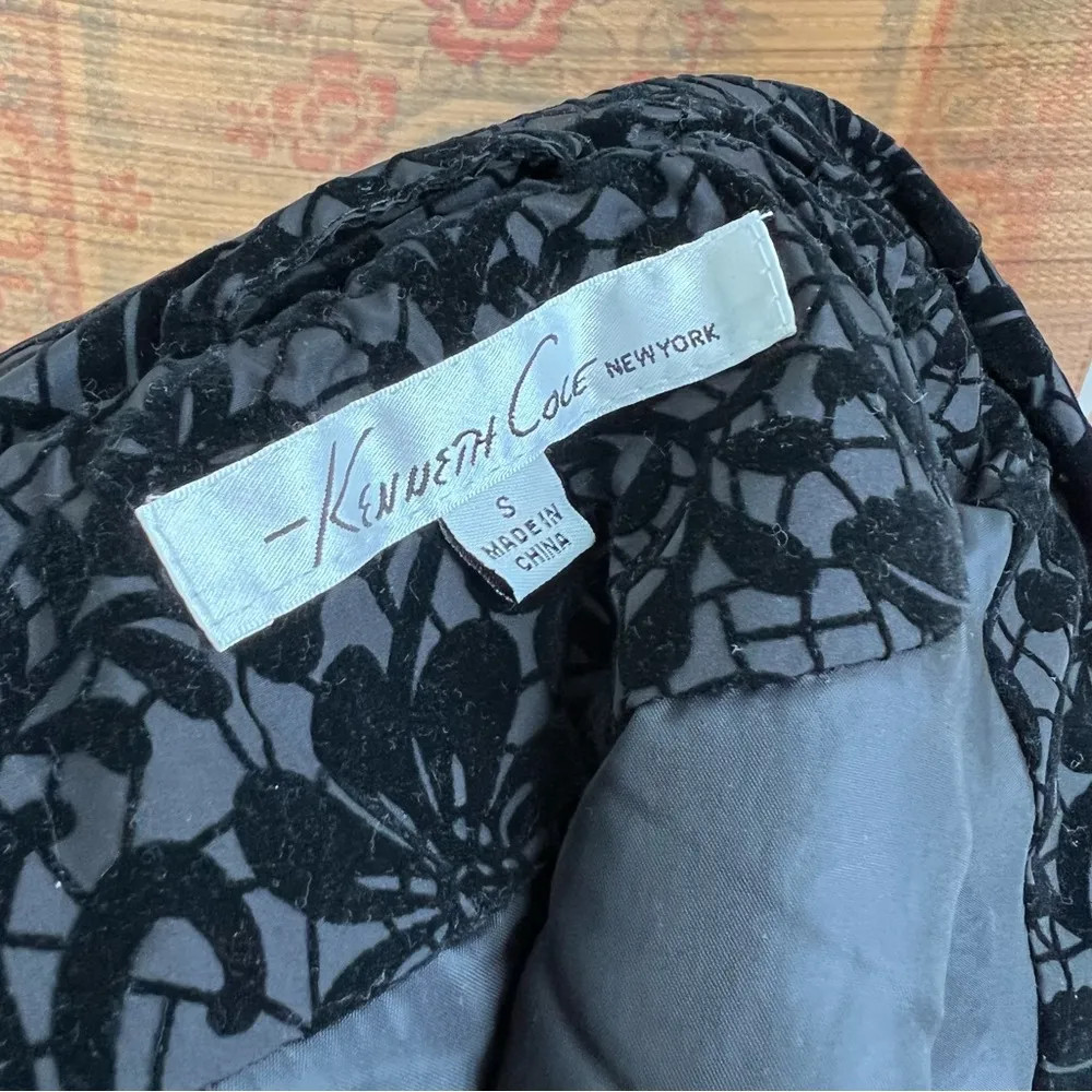 Black Velvet Brocade Detail Puffer Zip Up Vest Small - Image 7