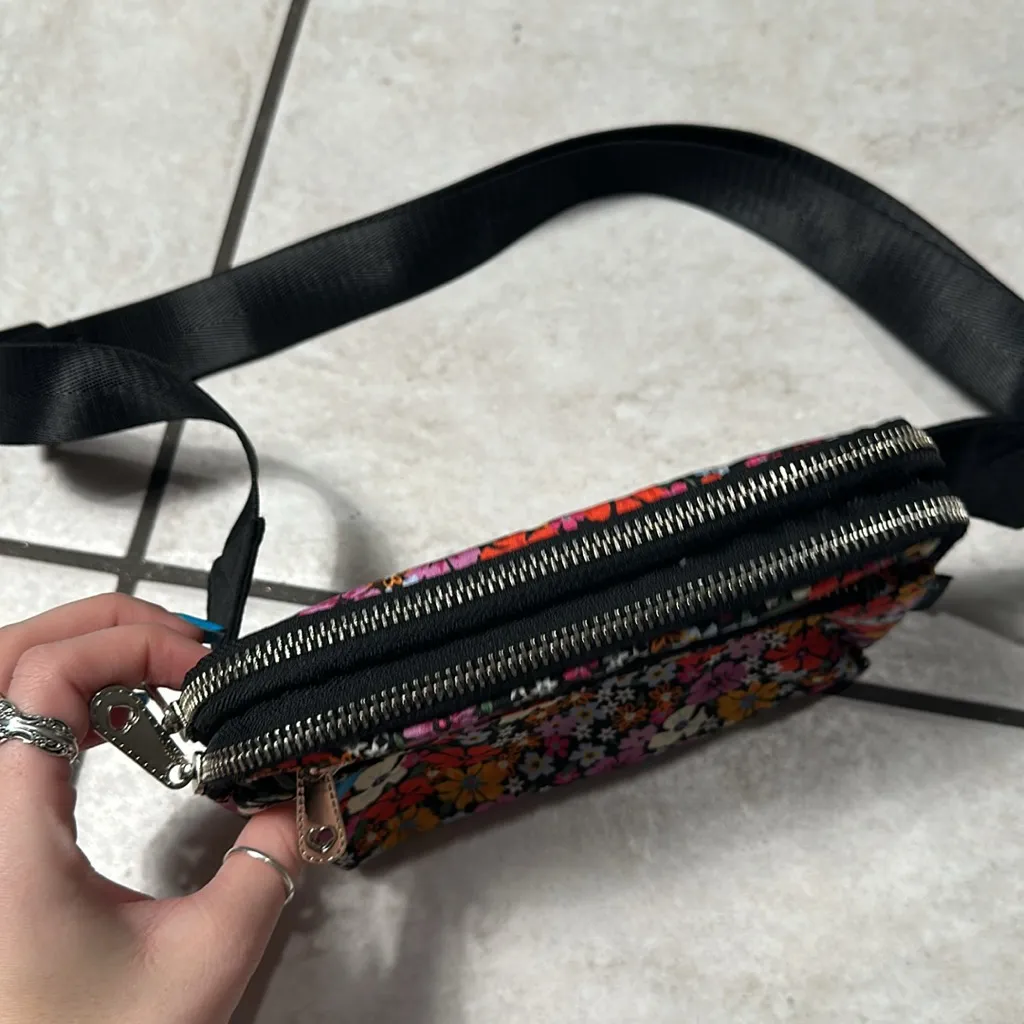 Brighton Painted‎ Poppies Belt Bag - Image 6