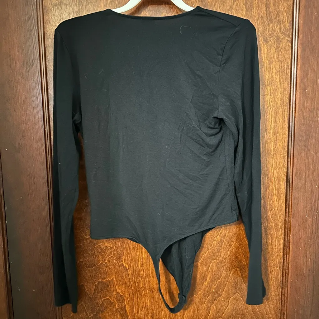 Aritzia Wilfred Nobu Bodysuit Black Long Sleeve V-Neck Size L - Image 3