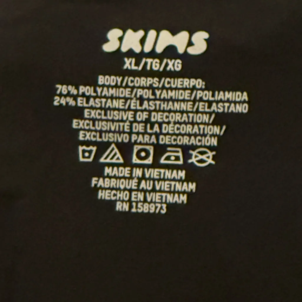 SKIMS Black Lace fits everybody triangle  onesie - Image 7