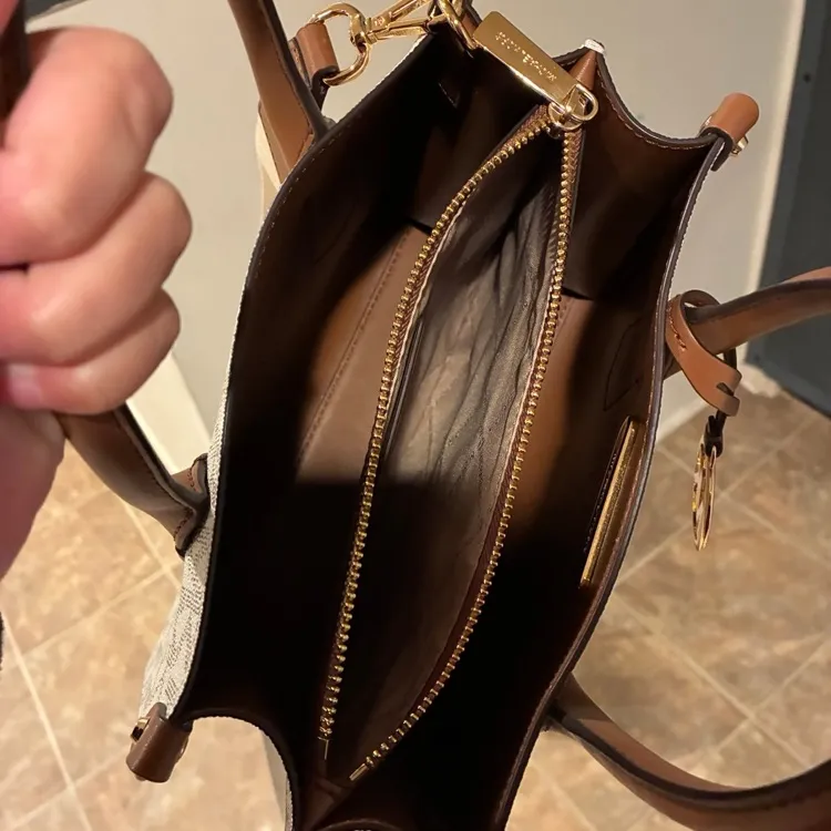 Michael Kors Mercer Satchel - Image 4