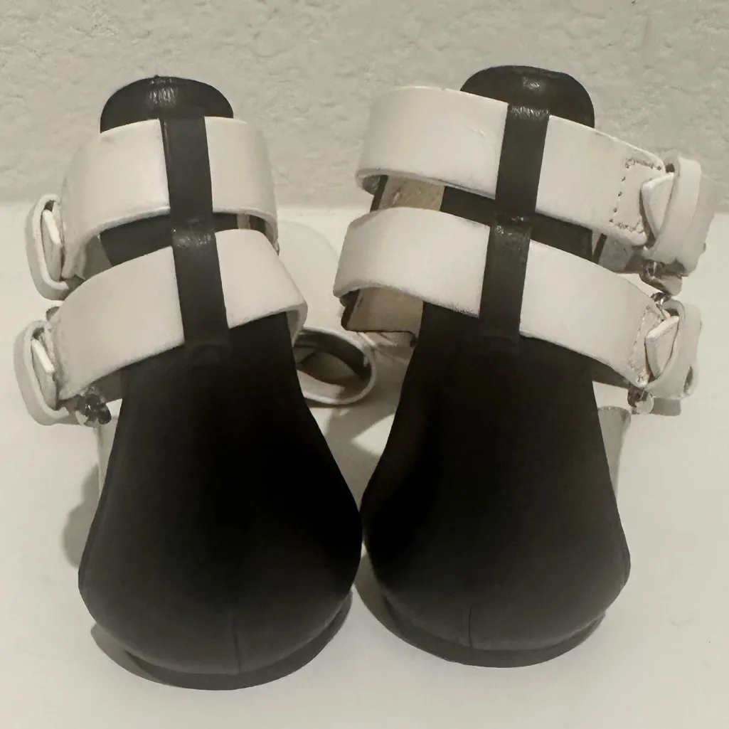 MICHAEL Michael Kors Nadine Flat T-Strap Gladiator Black White Sandals Size 6 - Image 9
