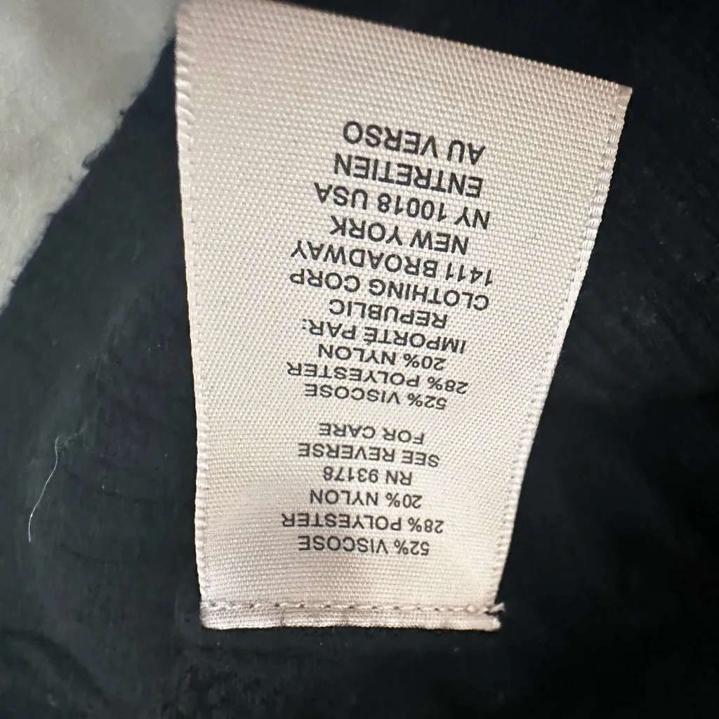 Philosophy Women’s Sz: M Black Cable Knit Sweater Pullover Round Neck - Image 7