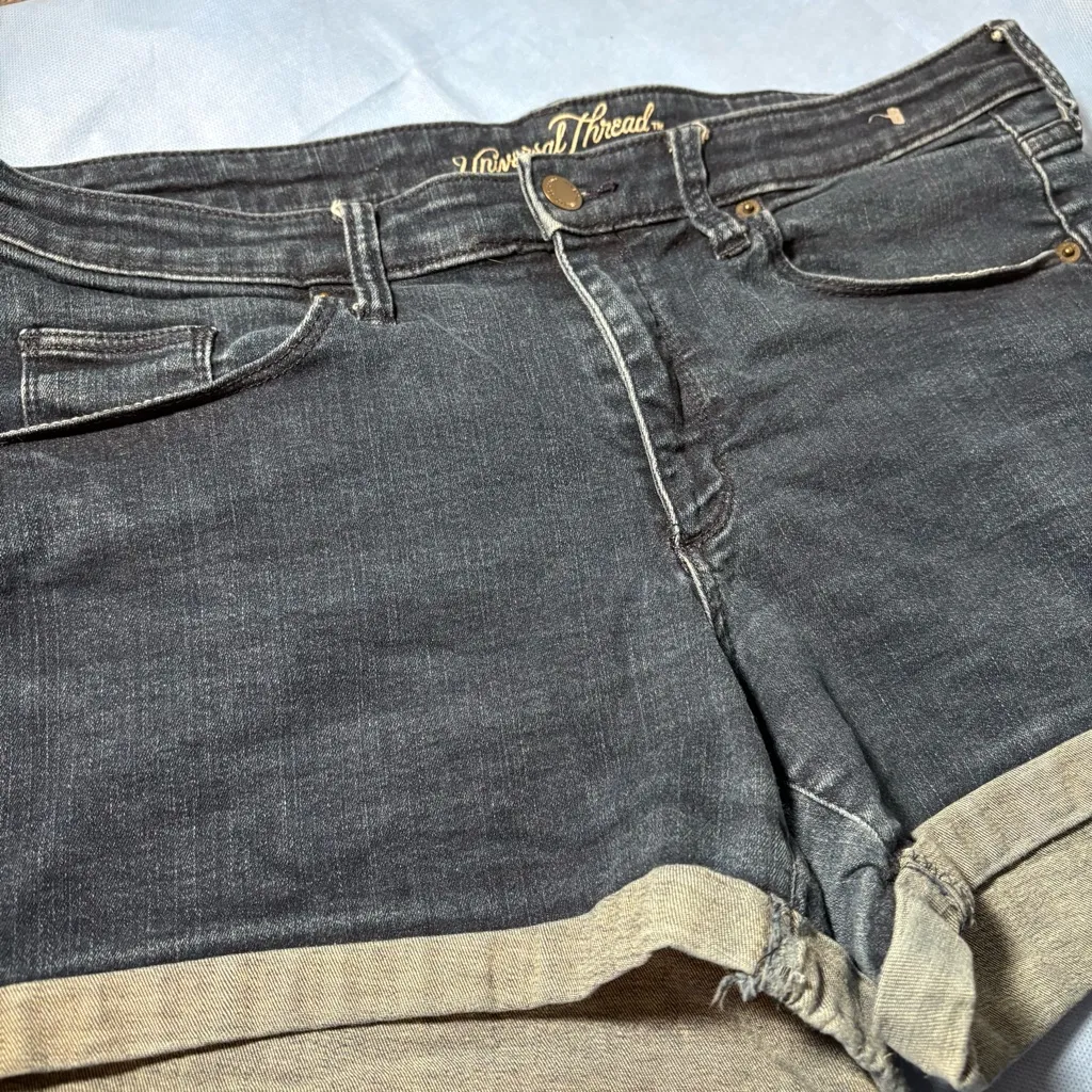 Universal Thread Women's Jean Shorts - Dark Wash - Image 3