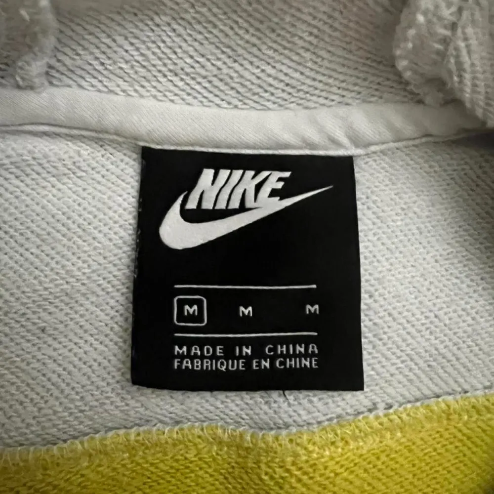 Nike cropped zip up jacket - Image 3