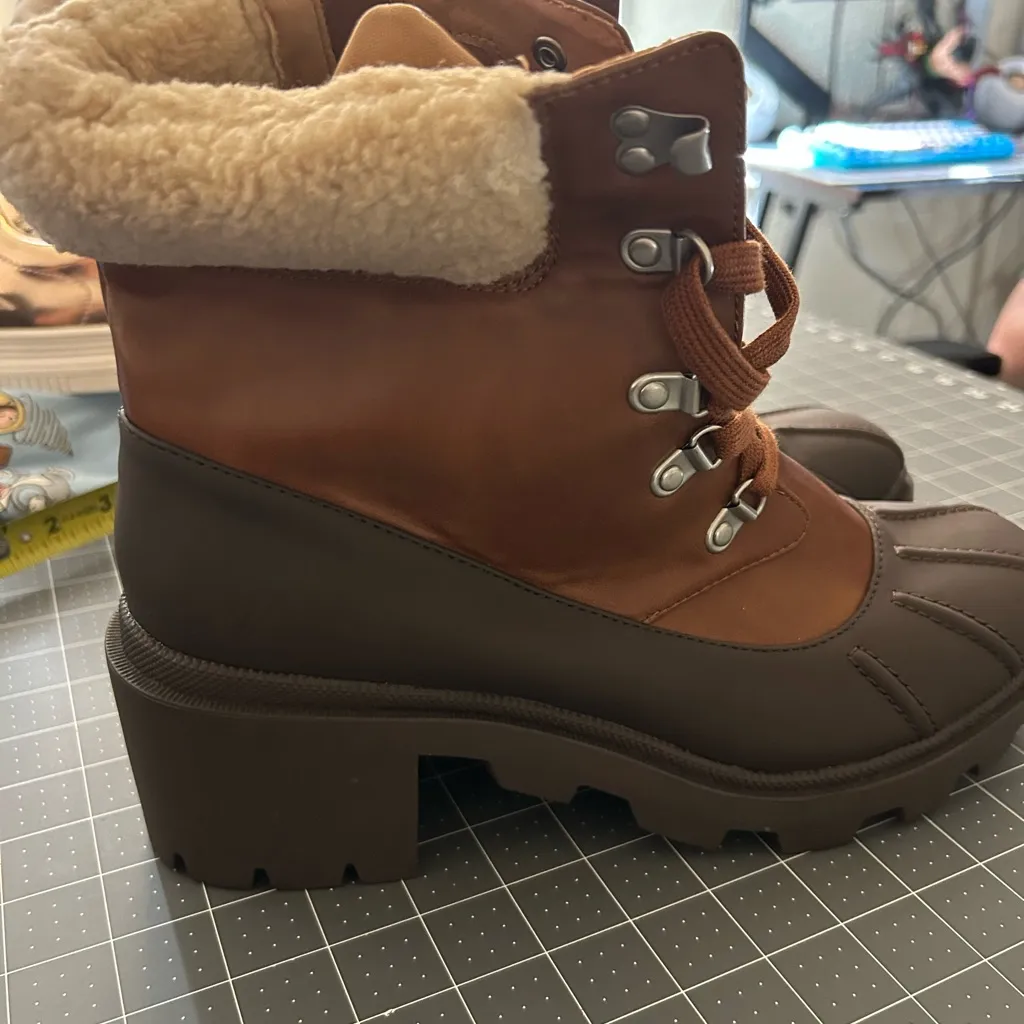 Universal Thread Brown and Tan Winter Boots - Image 3