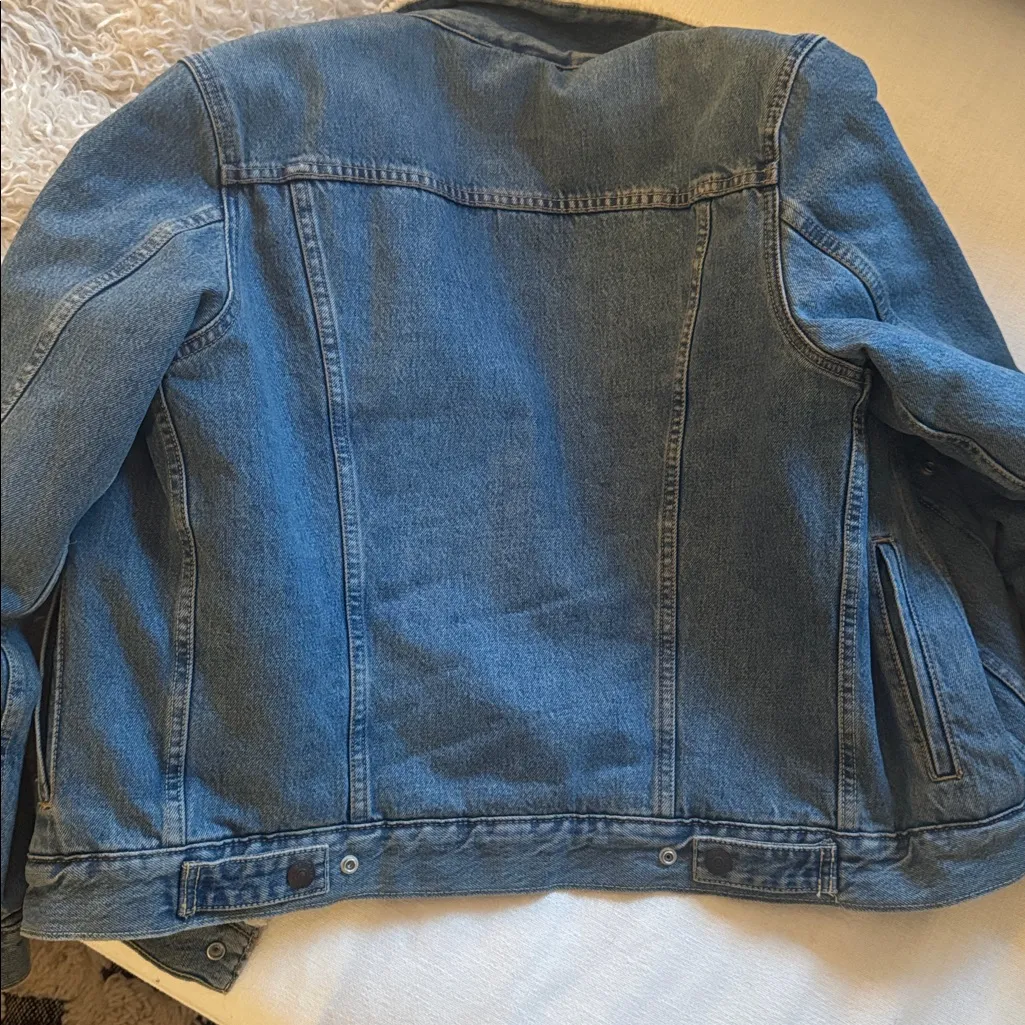 Levi's 90s Sherpa Trucker Jacket w sherpa lining size small - Image 4