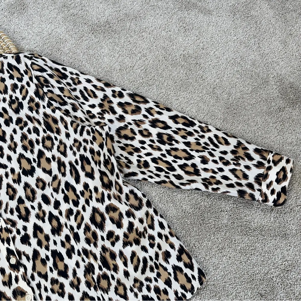 Chico’s No-Iron Effortless Love Leopard Lisa Button Down Shirt Longsleeve 3/XL - Image 6